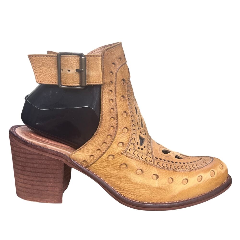 Veracruz Tan Distressed Leather Perforated Cutout Ankle Boots Size 39 US 9